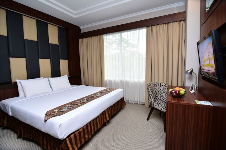 Room 5 of 33