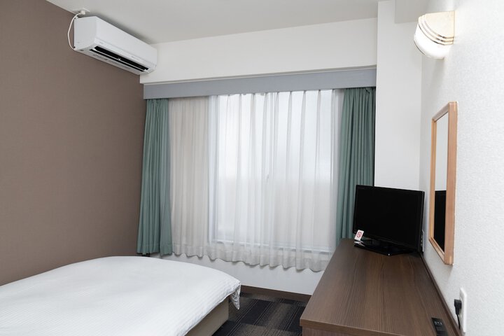 Room 8 of 22