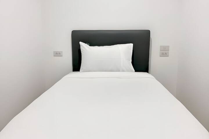 Room 28 of 60