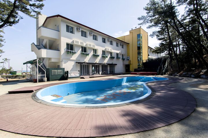 Children's play area - outdoor