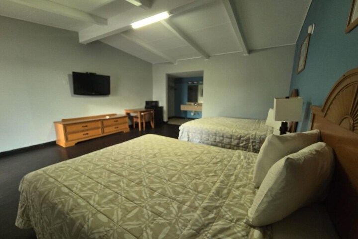 Room 5 of 15