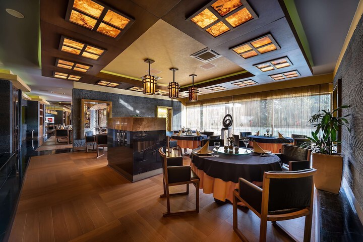Dining 247 of 301