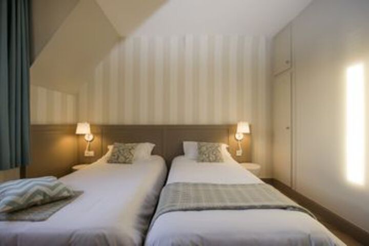 Room 30 of 96