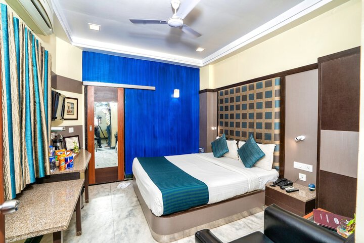 Room 15 of 42
