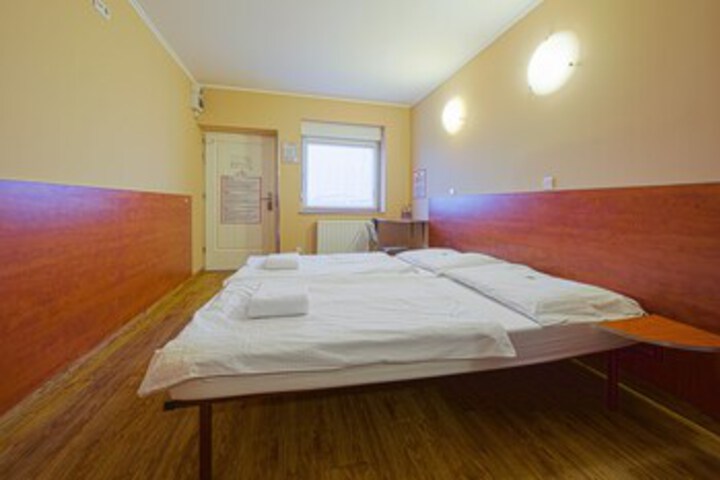 Room 17 of 22