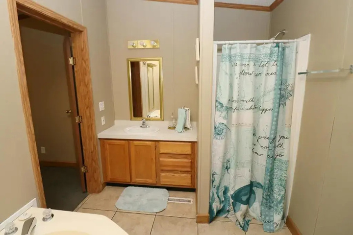 Room 9 of 15