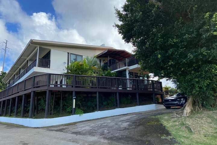 Image of Mountain and Ocean View Lodge