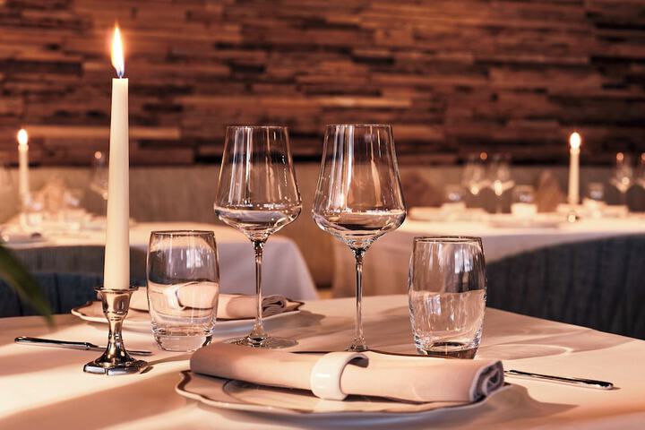 Dining 40 of 61