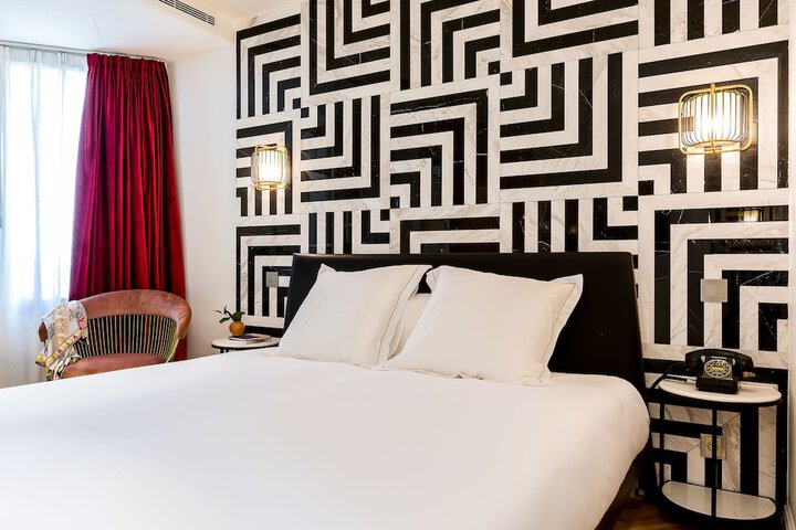 Room 41 of 77