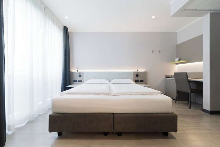 Room 17 of 62