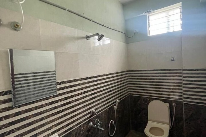 Room 15 of 18