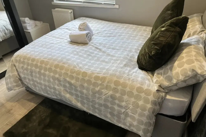 Room 2 of 15