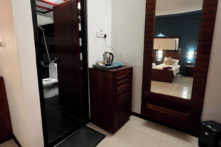Room 9 of 62