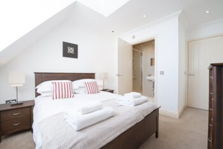 Room 15 of 15