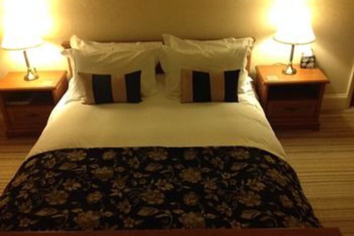 Room 11 of 17