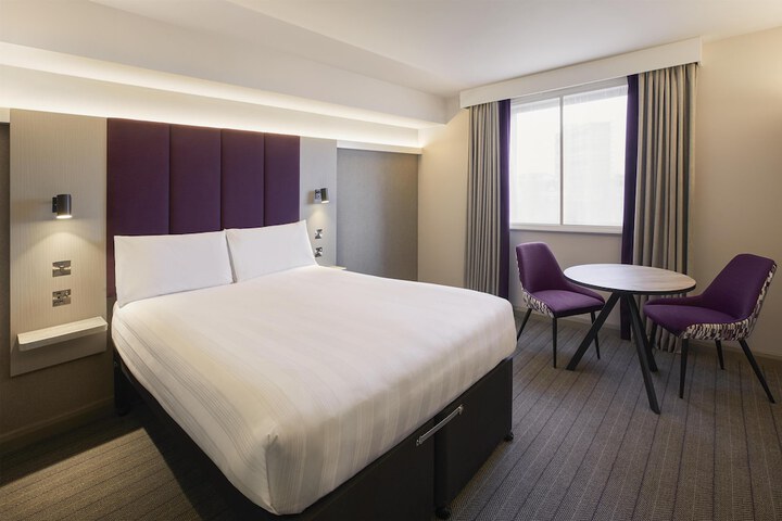 Room 7 of 38
