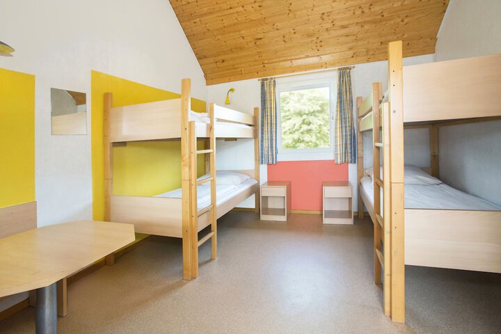 Room 6 of 39