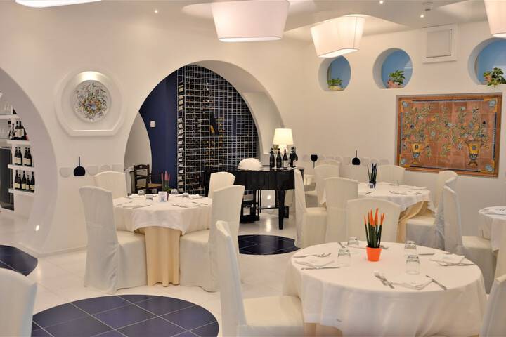 Dining 60 of 73