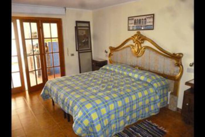 Room 15 of 32