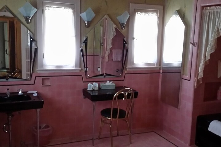 Room 30 of 59