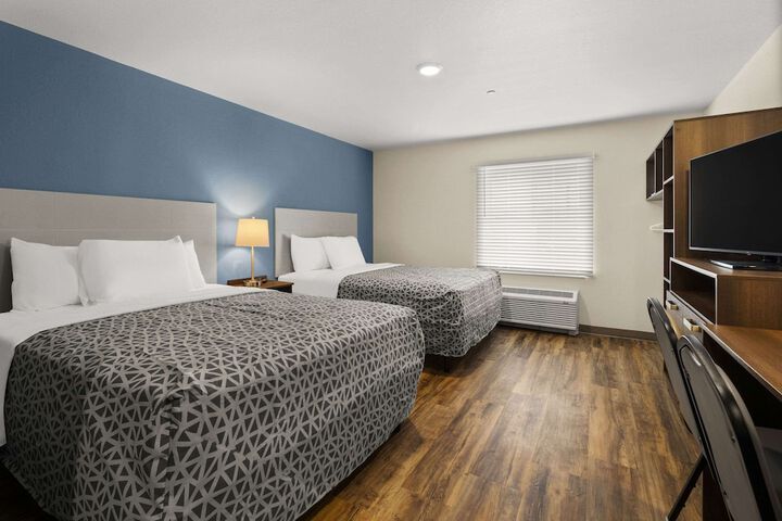 1 Queen Bed Suite (15 of 21)