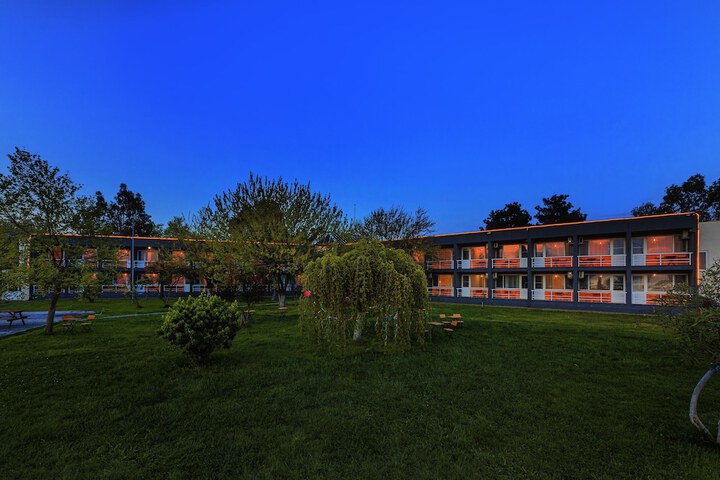 Hotel 88 of 102