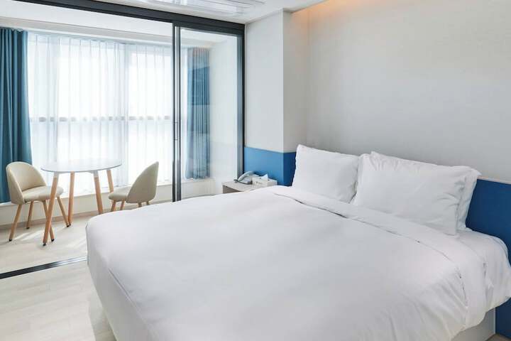 Room 3 of 56