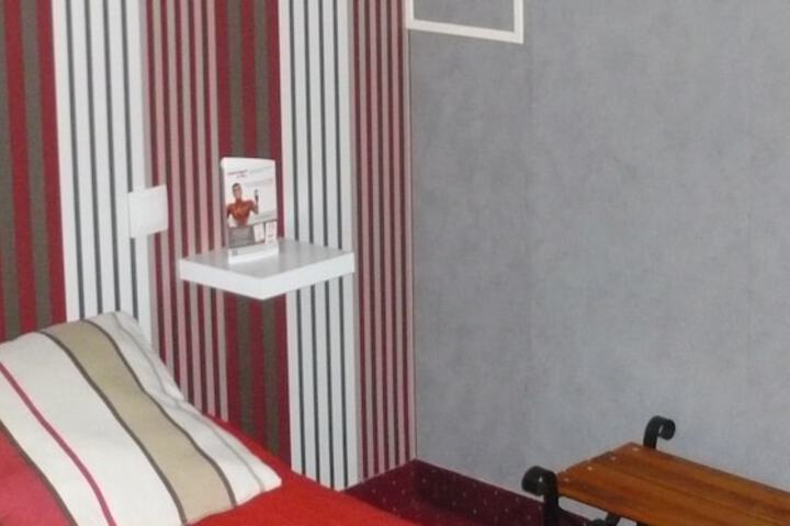 Room 9 of 21