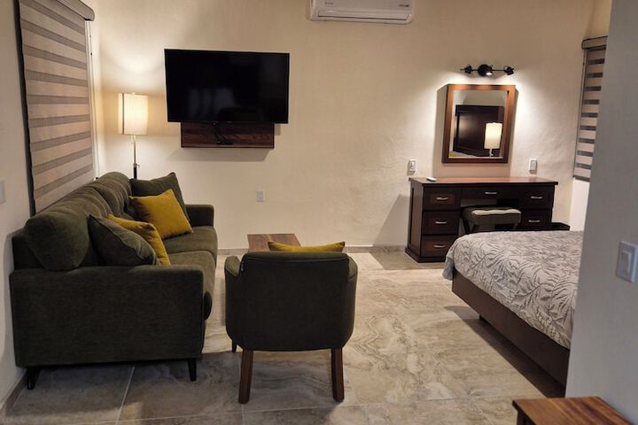 Room 18 of 32