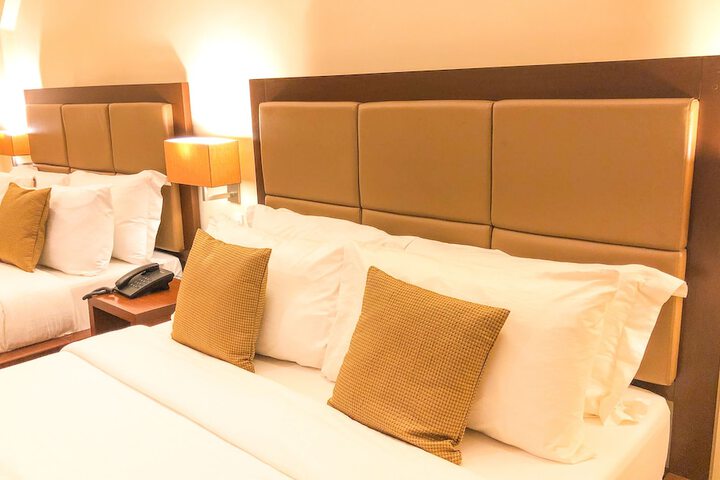 Room 21 of 77