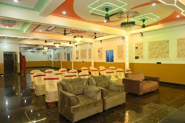 Ballroom/Hall 14 of 17