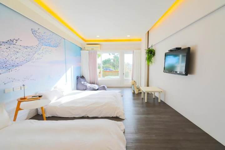 Room 5 of 76