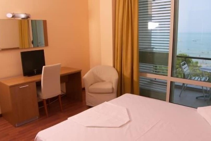 Room 3 of 35