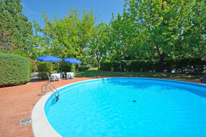 Pool 42 of 84