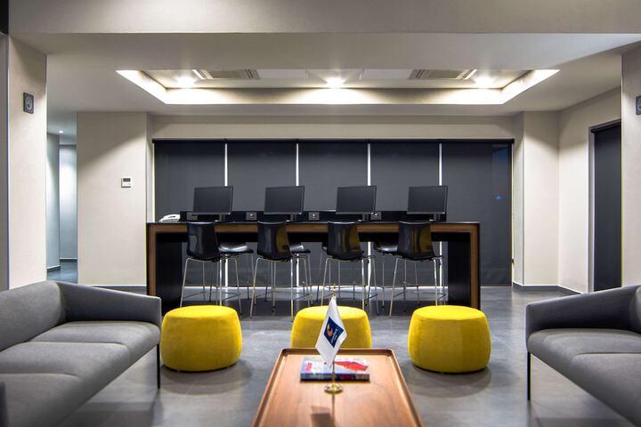 Business Center 46 of 50