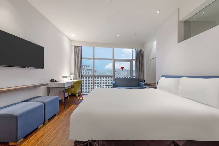 Room 90 of 162
