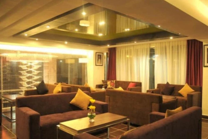 Entrance & Lobby