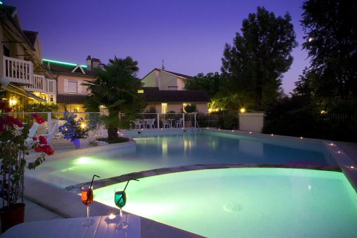 Pool 23 of 41