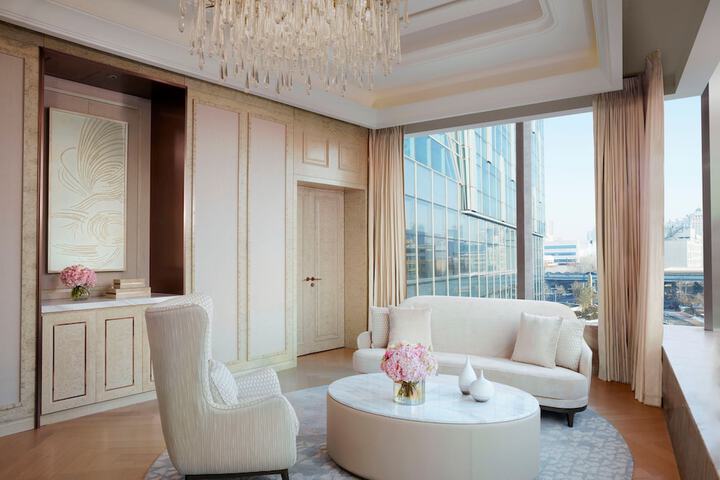 Ballroom/Hall 96 of 109