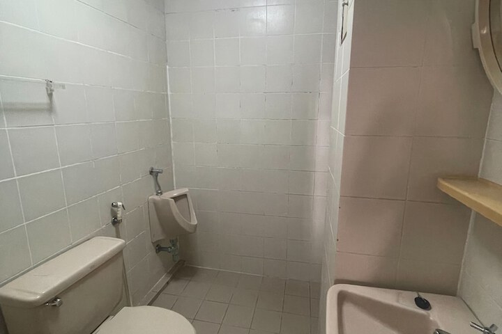 Room 54 of 58