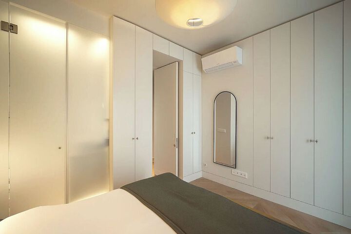 Room 40 of 193
