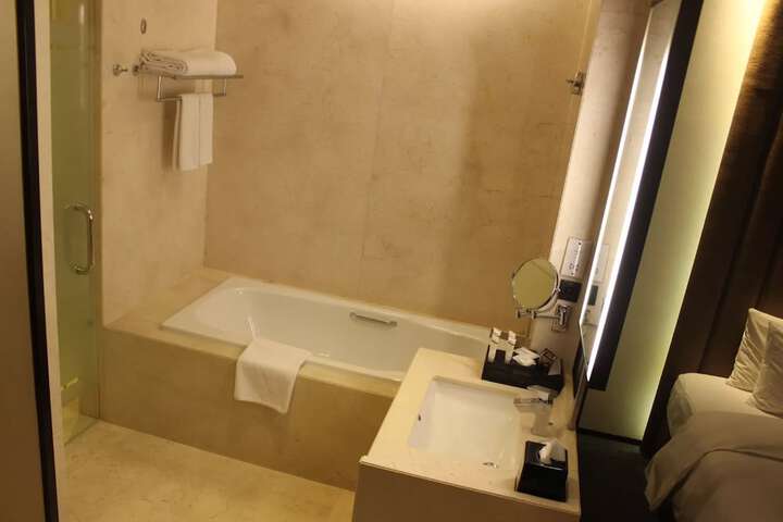 Room 18 of 31