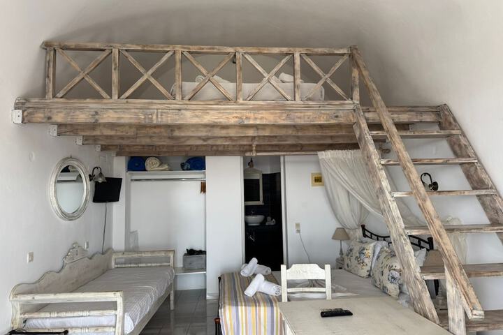 Room 33 of 69