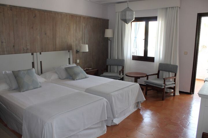 Room 13 of 52