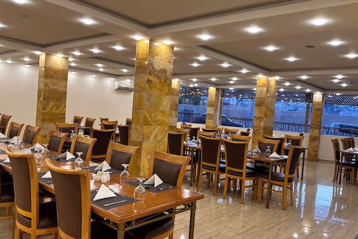 Dining 66 of 78