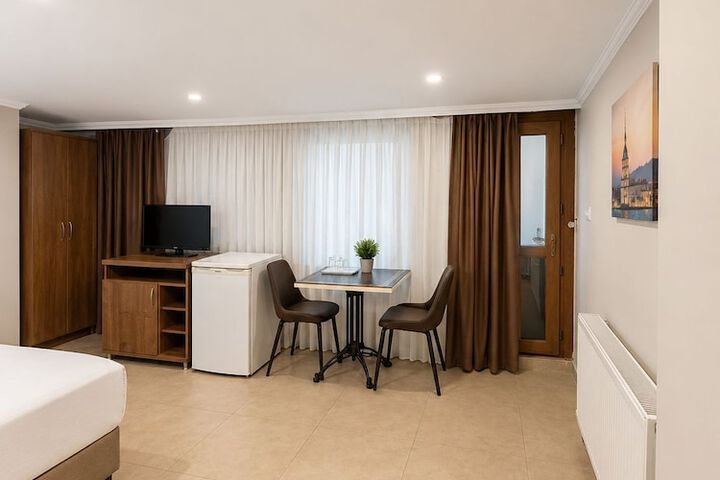 Room 14 of 64