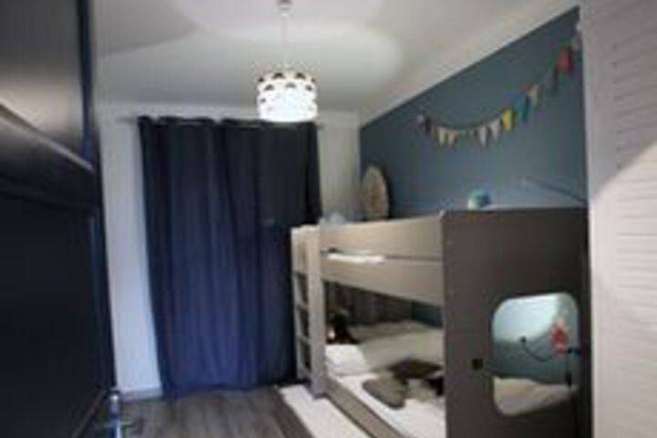 Room 14 of 33