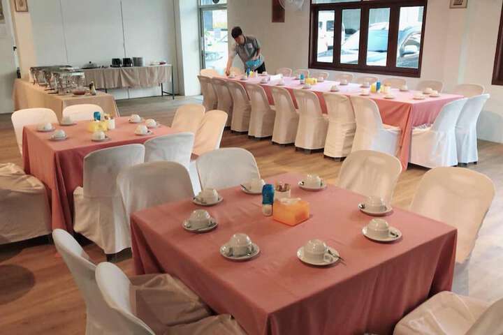Dining 47 of 76