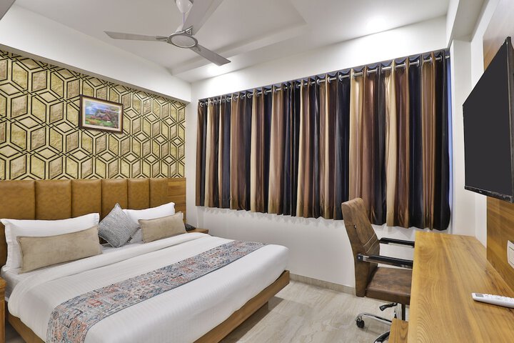 Room 10 of 15