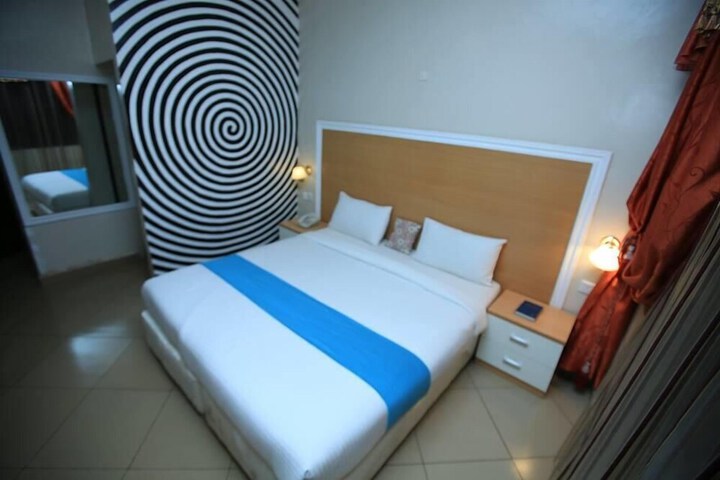Room 5 of 5